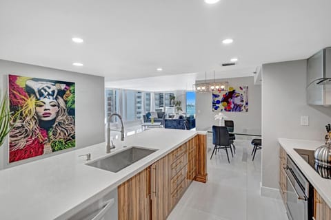 Coffee/tea facilities, Kitchen or kitchenette, Dining area, dishwasher, minibar, pet friendly, stove, toaster, washing machine, dryer