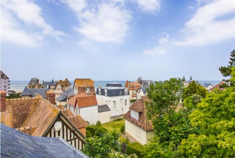 Villa sainte Adèle House in Benerville-sur-Mer