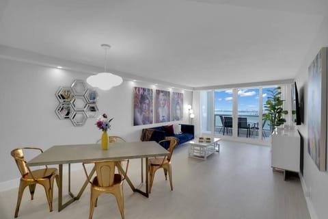 TV and multimedia, Balcony/Terrace, Living room, Dining area, Sea view