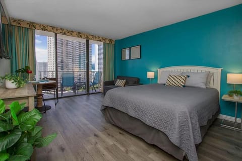 Palms Waikiki Hotel great location across beach PW925 Apartment in McCully-Moiliili