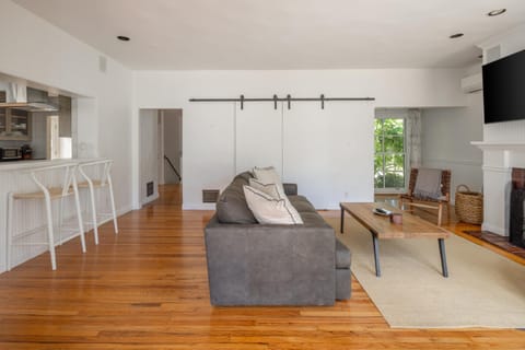 La Jolla Beach House! Steps to the water! House in La Jolla Shores