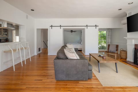 La Jolla Beach House! Steps to the water! House in La Jolla Shores