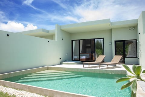 Patio, Pool view, Swimming pool, sunbed