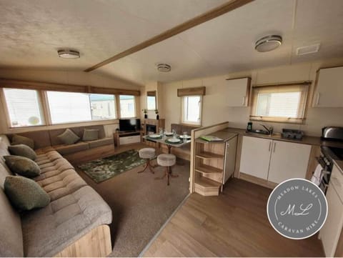 The Meadows 34 - Golden Palm Resort, pet friendly, WiFi & bed linen - Meadow Lakes Caravan & Lodge Hire Apartment in Chapel Saint Leonards