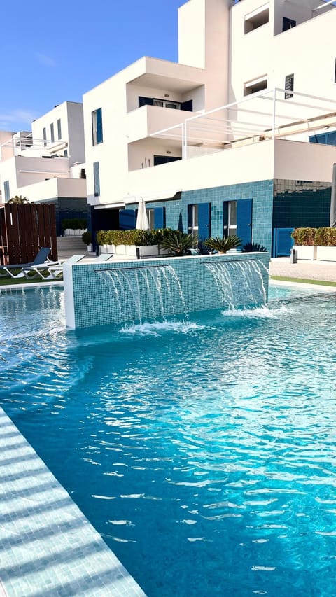 Property building, Day, Pool view, Swimming pool