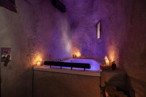 Hot Tub, Bathroom, Spa and wellness centre/facilities