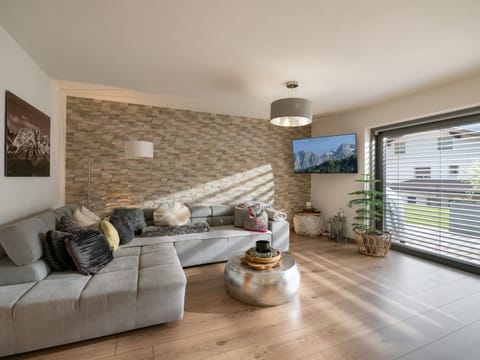 View (from property/room), Balcony/Terrace, Living room, Seating area