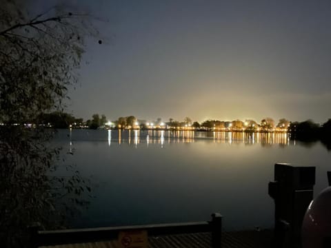Night, Lake view