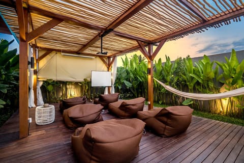 Garden, View (from property/room), Seating area, Garden view