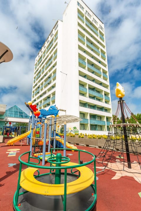 Day, Children play ground