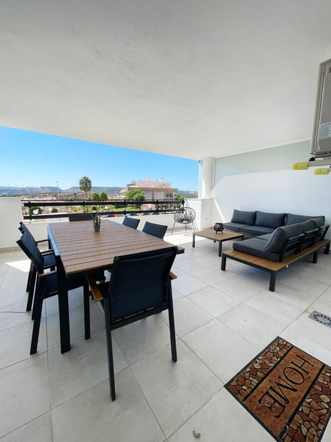 Day, View (from property/room), Balcony/Terrace, Dining area