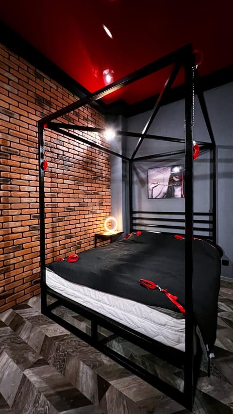 Bed, Evening entertainment, Bedroom