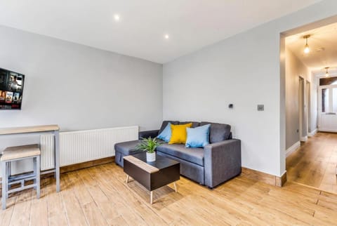 TV and multimedia, Living room, Dining area