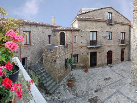 Facade/entrance, Day