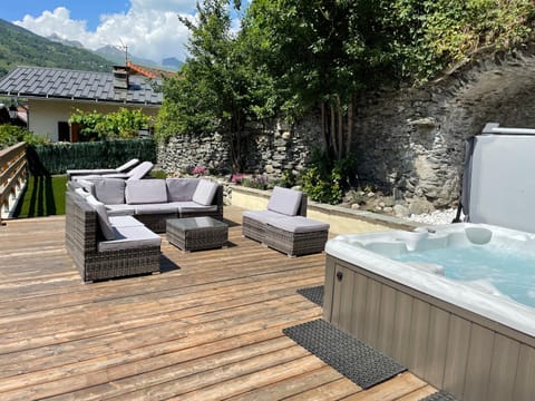 Hot Tub, Balcony/Terrace, sunbed