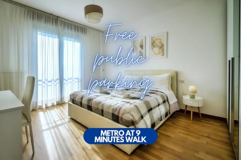 Bed, View (from property/room), Seating area, Bedroom, City view, Garden view, heating, internet, locker, towels, wardrobe, air conditioner