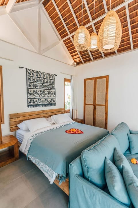 Bed, Living room, Photo of the whole room, Seating area, Bedroom