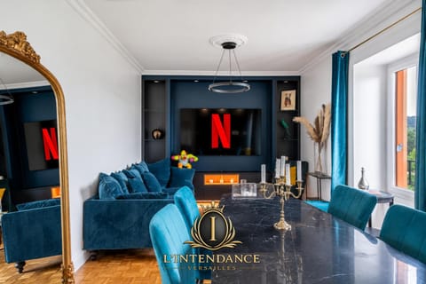 Property building, Communal lounge/ TV room, TV and multimedia, Living room, Seating area