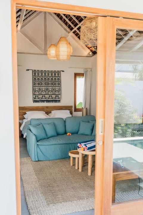 Patio, Living room, Seating area, Dining area