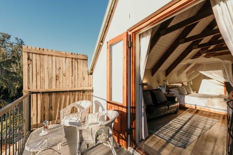 View (from property/room), Balcony/Terrace, Living room, Seating area
