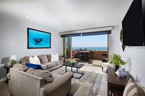 View (from property/room), Balcony/Terrace, Living room, Seating area
