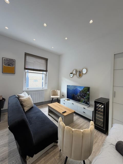 Living room, Bedroom