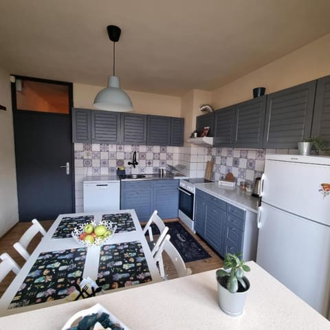 Spacious 3 bedroom apartment, close to metro station Apartment in Sofia