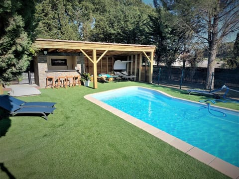 Garden, Garden view, Pool view, Swimming pool, sunbed