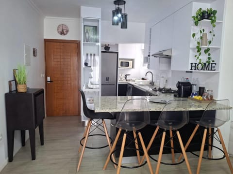 Kitchen or kitchenette, oven