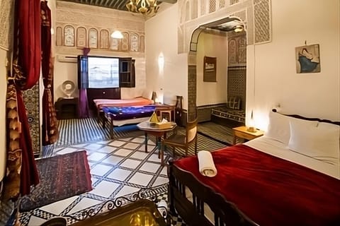 Bed, Photo of the whole room, Seating area, Dining area, Bedroom