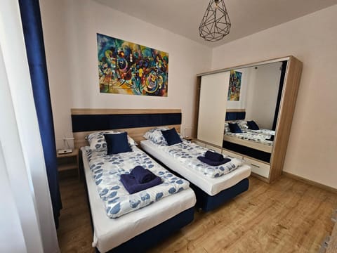 Bed, Bedroom, wardrobe