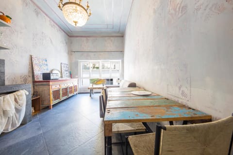 Seating area, Dining area