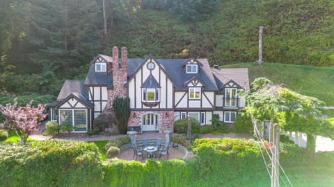 Property building, Day, Natural landscape