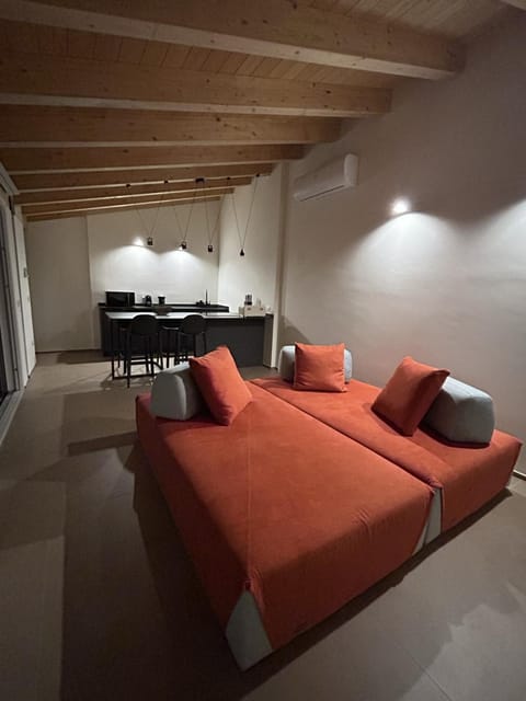 Bed, Living room, air conditioner