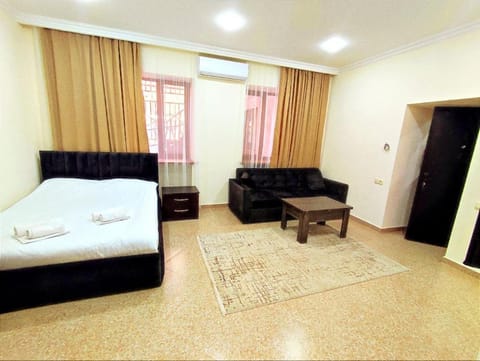 Bed, Photo of the whole room, Seating area, Bedroom