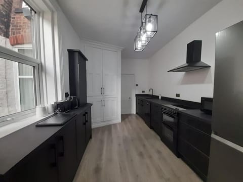 Kitchen or kitchenette, dishwasher, minibar, pet friendly, stove