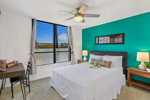 Kihei Akahi C302 · AKH C302 Spacious 2BD Condo w Ocean Breeze AC House in Wailea