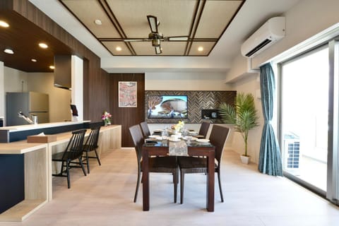 TV and multimedia, Kitchen or kitchenette, Living room