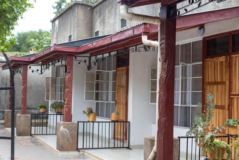 Property building, Neighbourhood