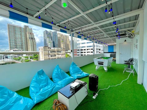 Day, Balcony/Terrace, Living room, Evening entertainment