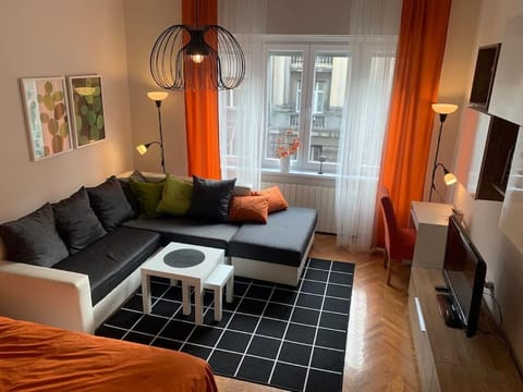 TV and multimedia, Living room, Photo of the whole room, Seating area