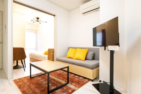 TV and multimedia, Living room, Seating area, air conditioner