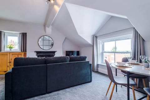 2-Bed Victorian Oasis in Chester Apartment in Chester