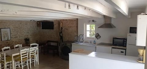 Kitchen or kitchenette, Dining area, minibar, Internal: Not applicable to any particular room