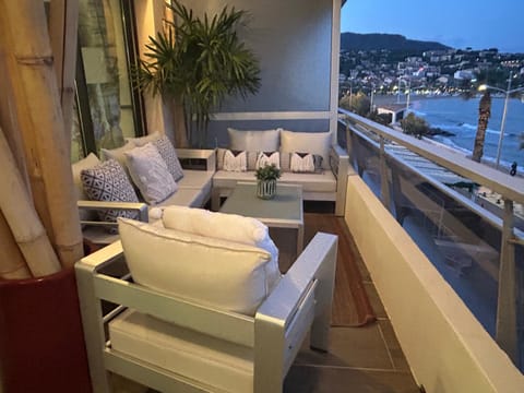 Premium Sea Front Apartment Apartment in Le Lavandou