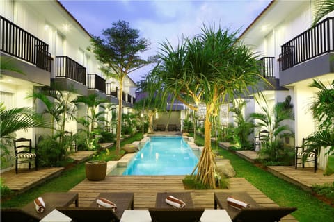 Facade/entrance, Swimming pool, Swimming pool