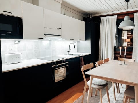 Dining area, kitchen