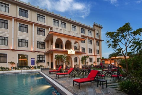 Property building, Swimming pool