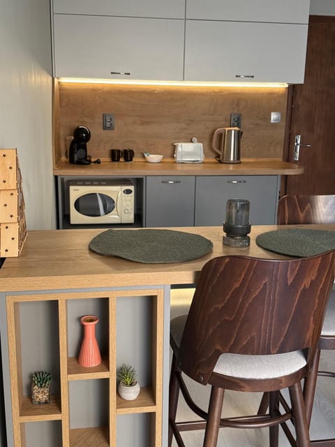 Coffee/tea facilities, Dining area, minibar, pet friendly