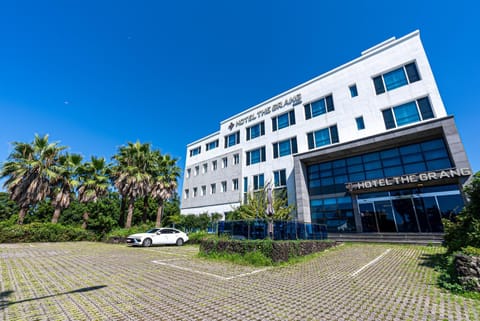 Property building, Parking